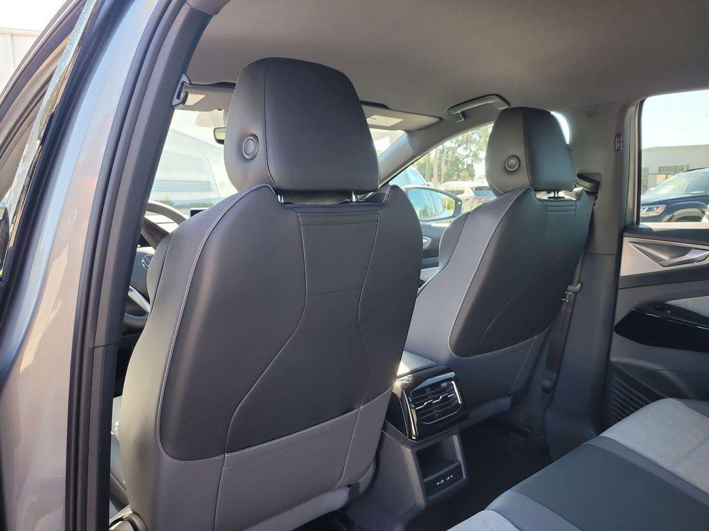 new 2025 Volkswagen ID.4 car, priced at $41,995