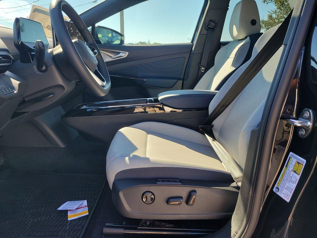 new 2025 Volkswagen ID.4 car, priced at $49,527