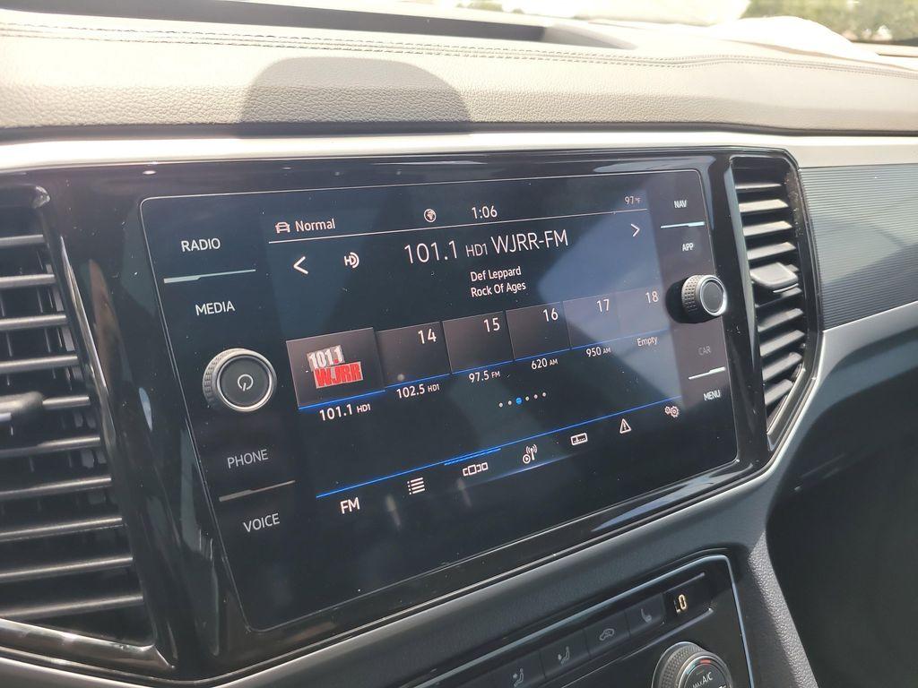 2023 Pure Gray Volkswagen Atlas Cross Sport
