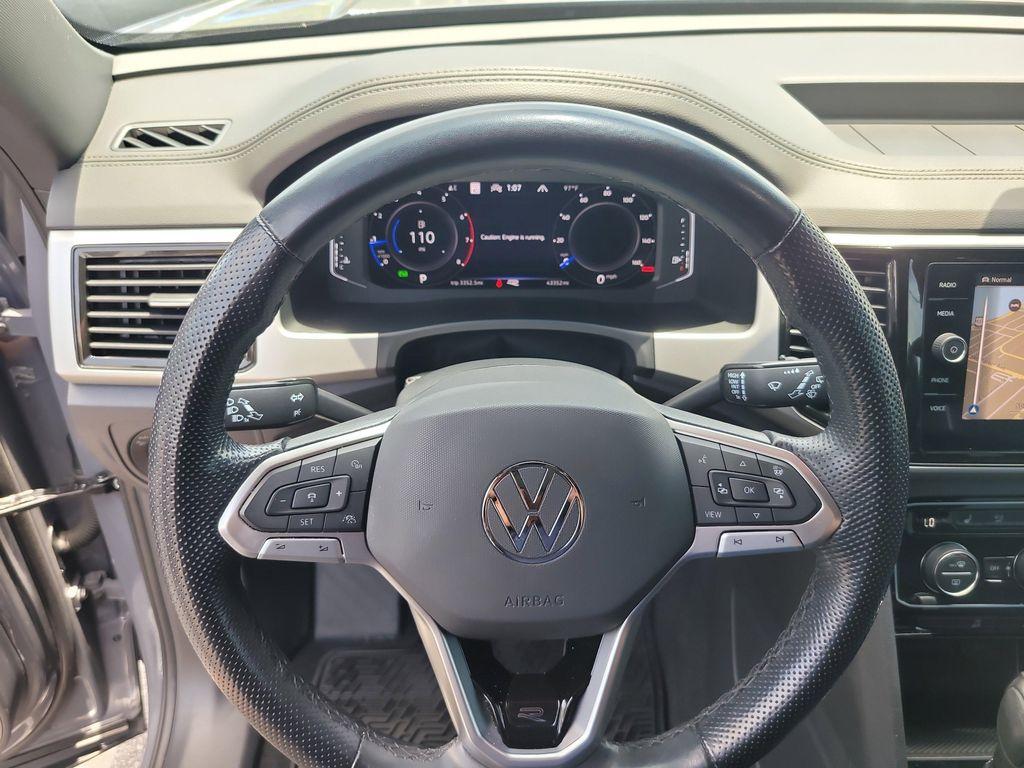 2023 Pure Gray Volkswagen Atlas Cross Sport