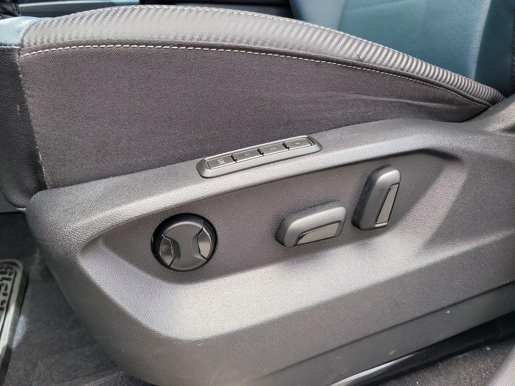 2023 Pure Gray Volkswagen Atlas Cross Sport