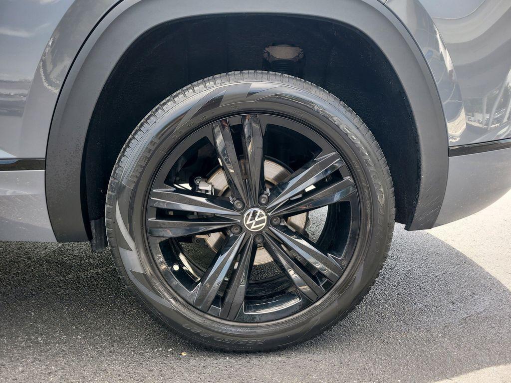 2023 Pure Gray Volkswagen Atlas Cross Sport