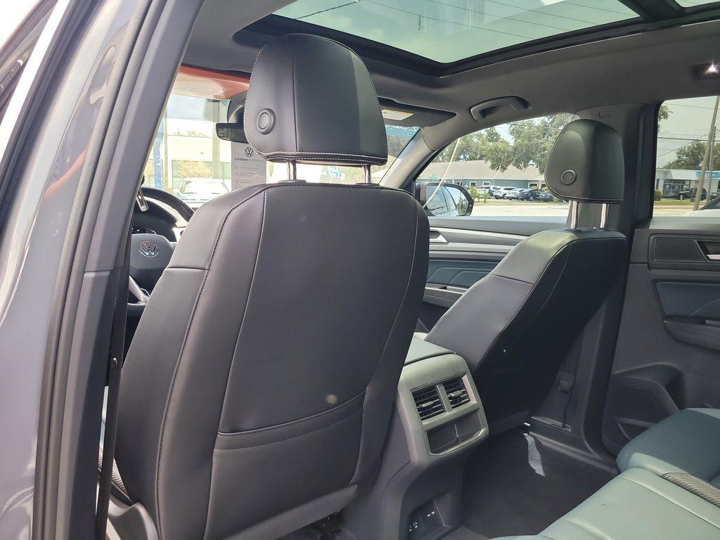2023 Pure Gray Volkswagen Atlas Cross Sport