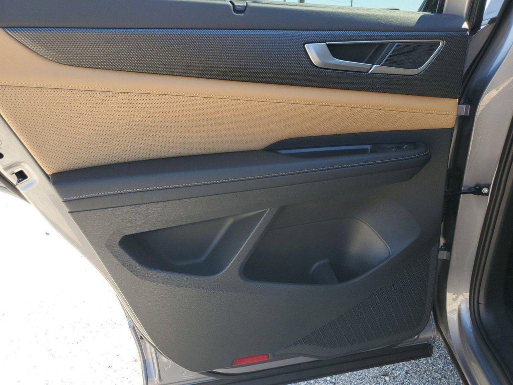 new 2025 Volkswagen Atlas Cross Sport car, priced at $45,036