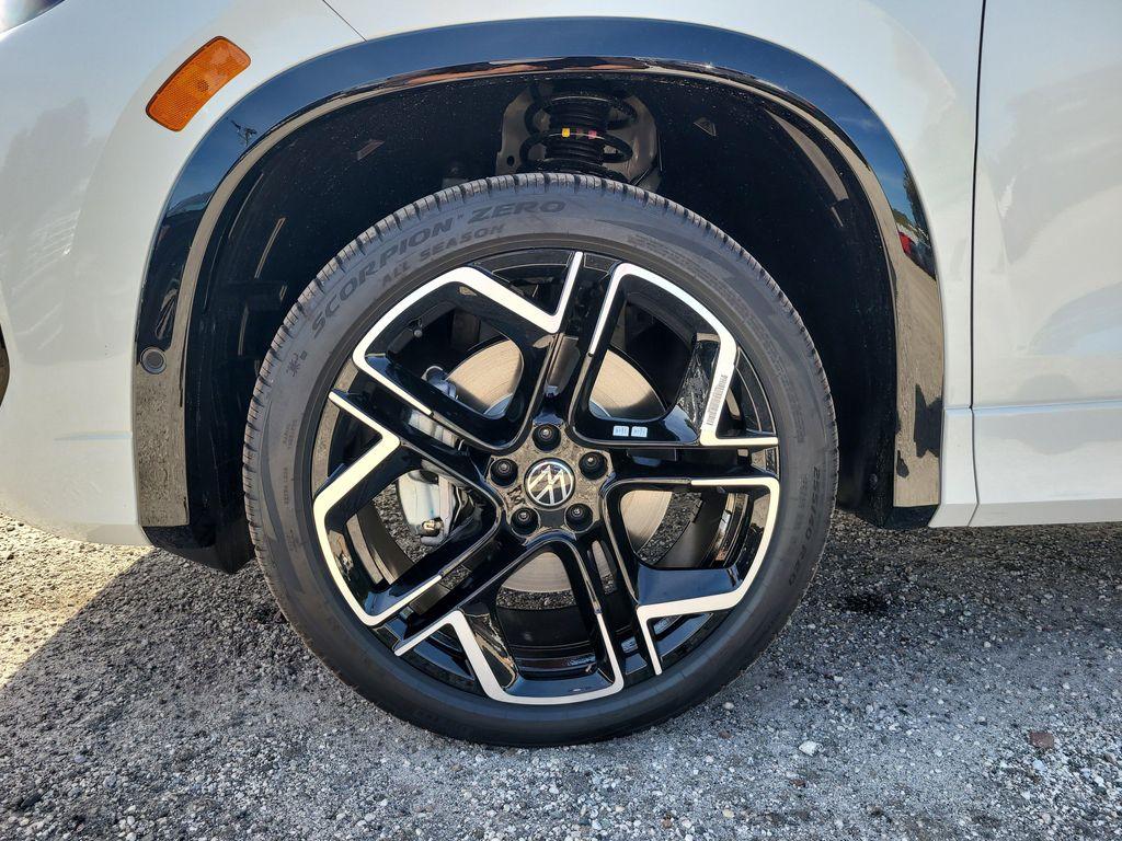 new 2026 Volkswagen Tiguan car, priced at $43,981