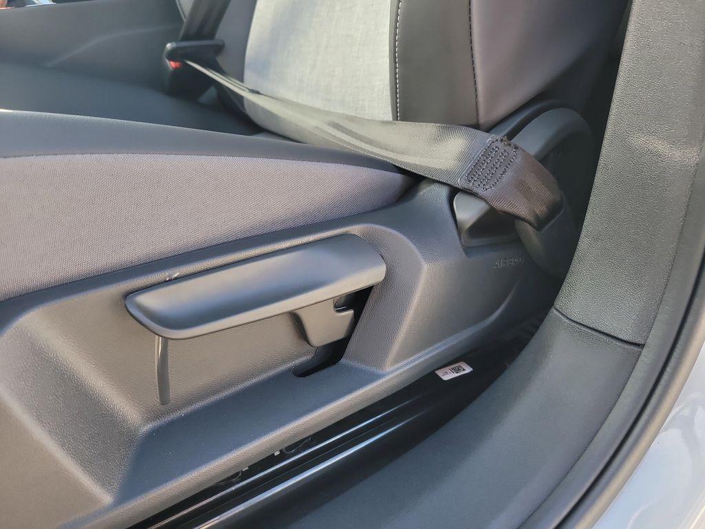 new 2025 Volkswagen ID.4 car, priced at $40,730