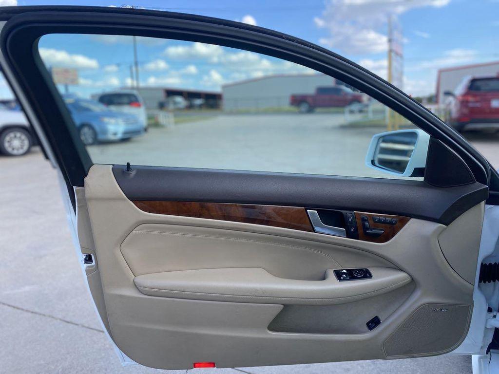 Mercedes-Benz C-Class view 17
