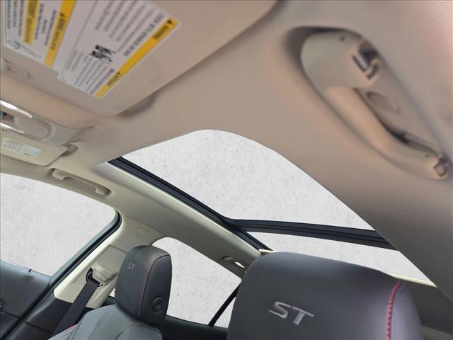 used 2023 Buick Envision car, priced at $26,381