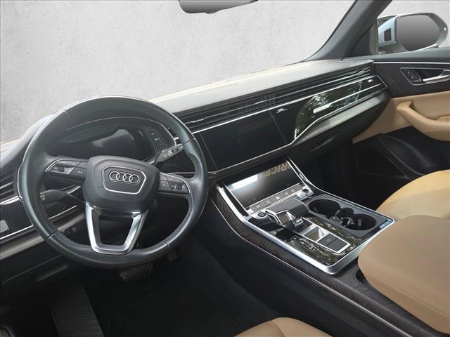 Audi Q8 view 10