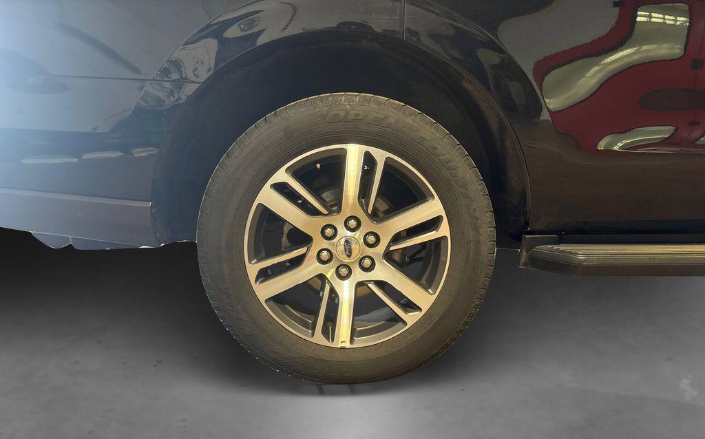 used 2024 Ford Expedition car, priced at $43,000