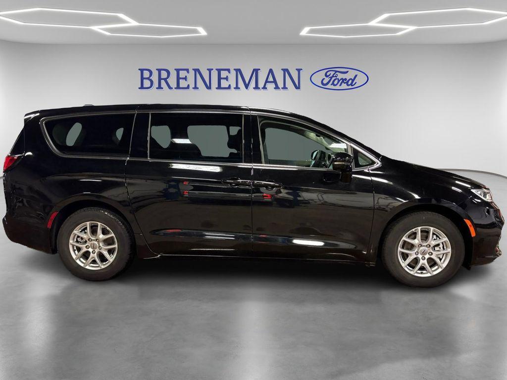 used 2024 Chrysler Pacifica car, priced at $27,500