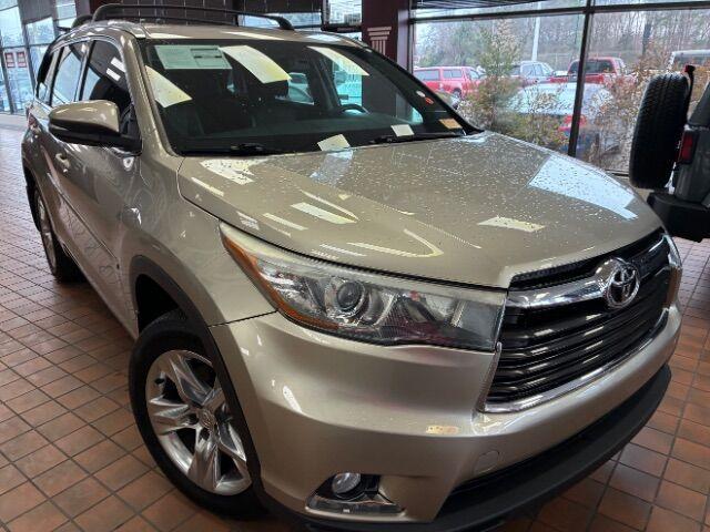 used 2015 Toyota Highlander car, priced at $22,598