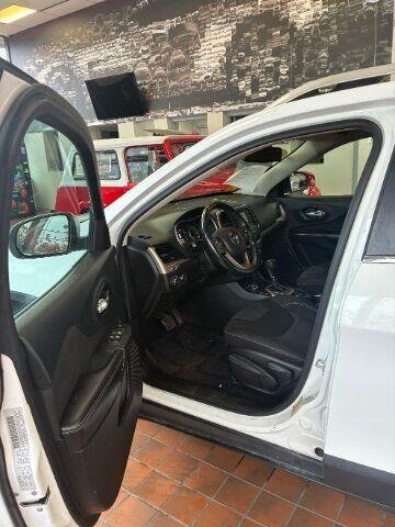 used 2015 Jeep Cherokee car, priced at $6,900