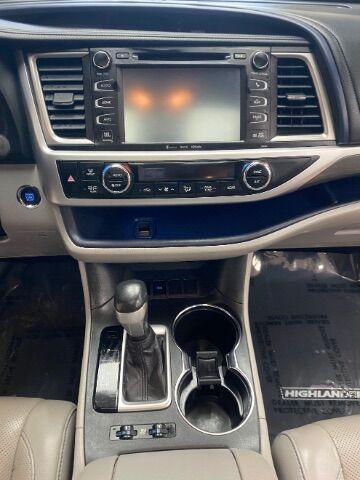 used 2019 Toyota Highlander car, priced at $23,898