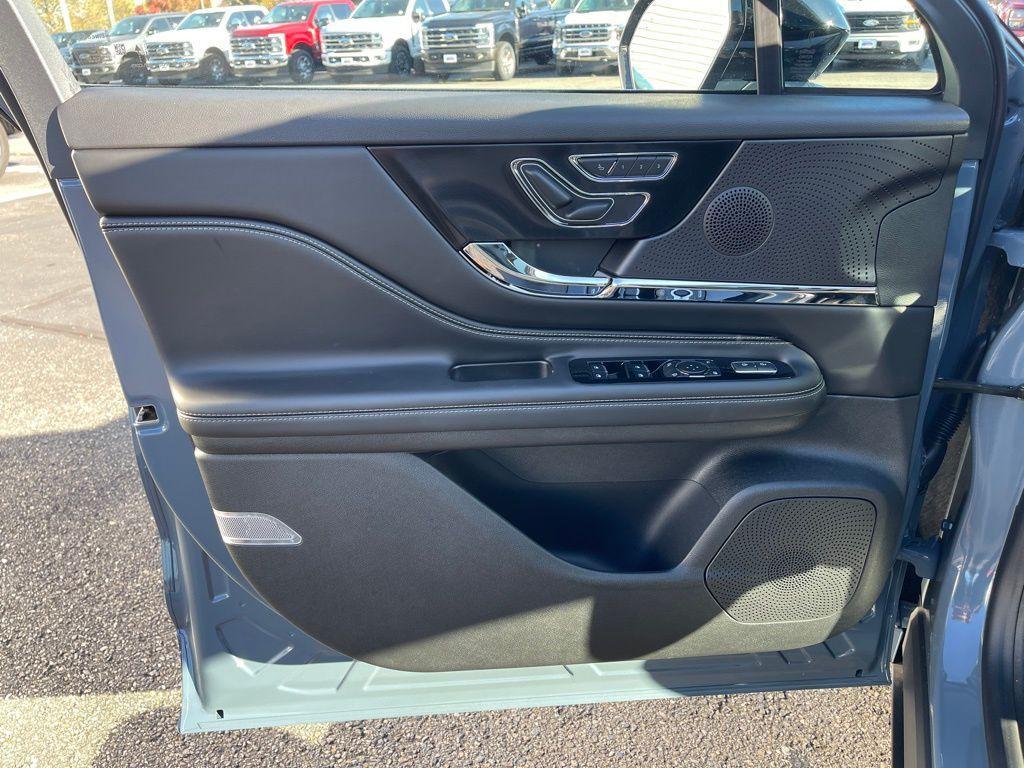 new 2024 Lincoln Corsair car, priced at $48,686
