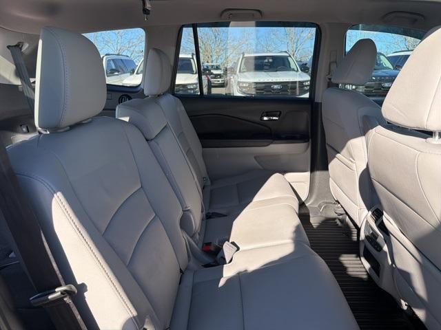 used 2022 Honda Pilot car, priced at $31,184