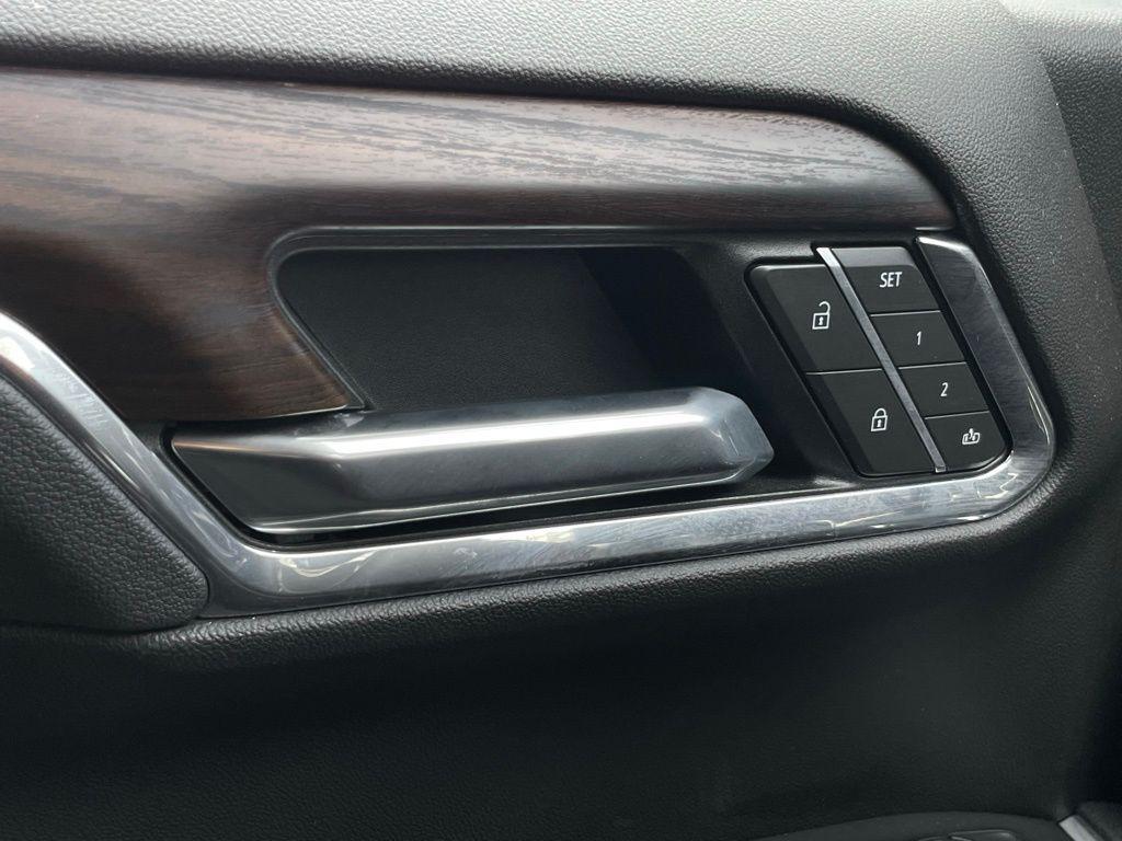 used 2025 GMC Sierra 1500 car, priced at $48,108