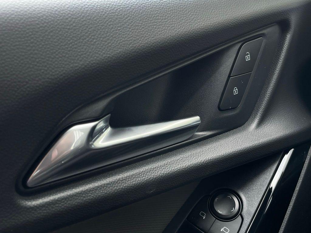 new 2026 Chevrolet Equinox car, priced at $31,990