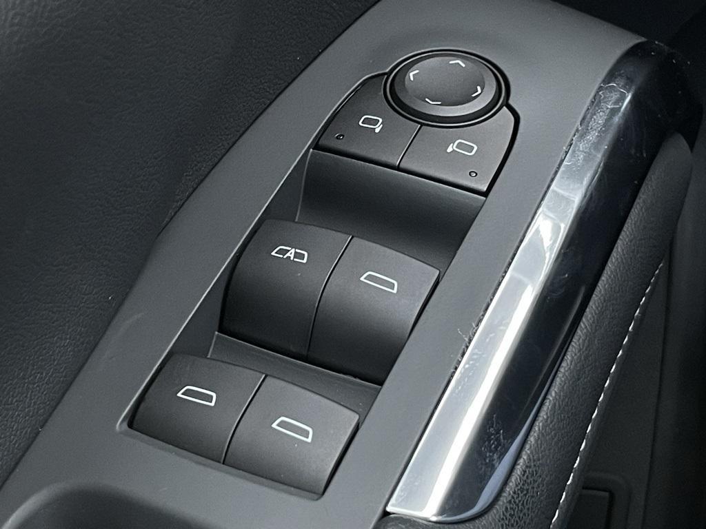 new 2026 Chevrolet Traverse car, priced at $40,990