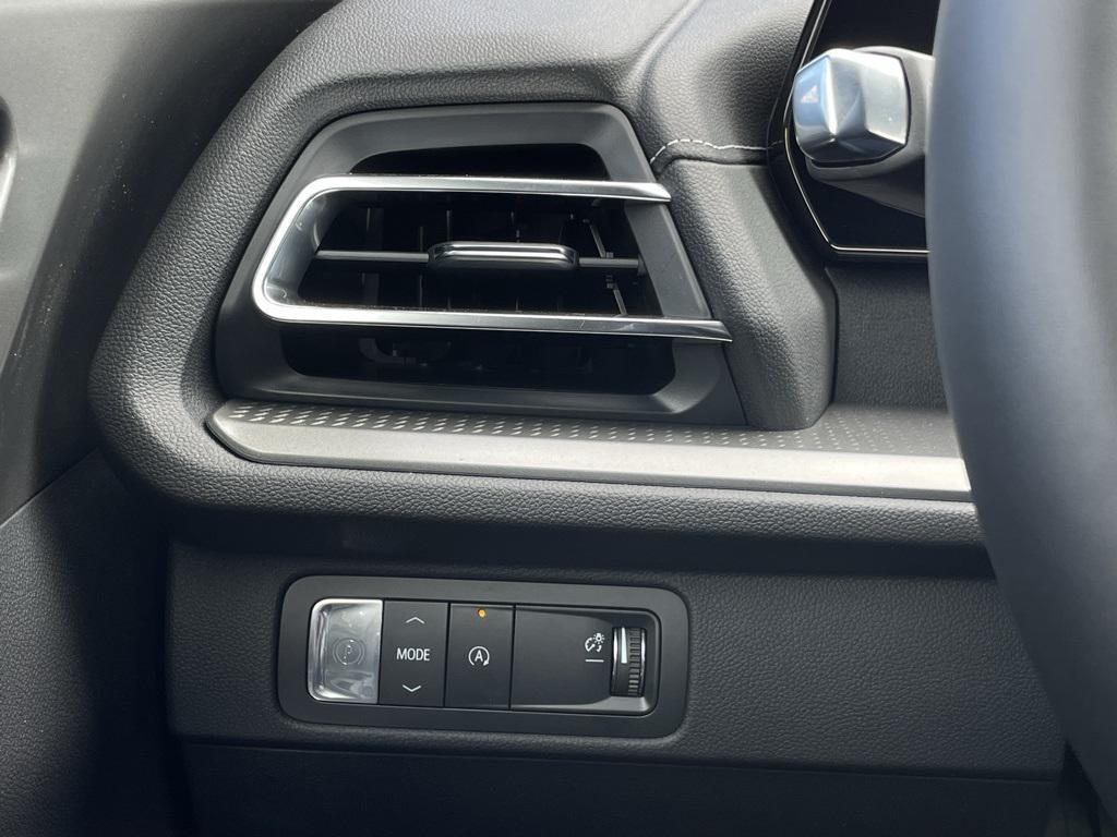 new 2026 Chevrolet Traverse car, priced at $43,490