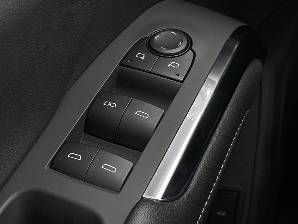 new 2026 Chevrolet Traverse car, priced at $43,490