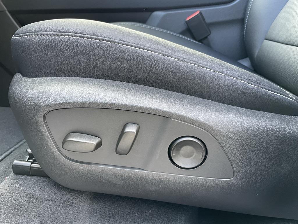 new 2026 Chevrolet Traverse car, priced at $43,490