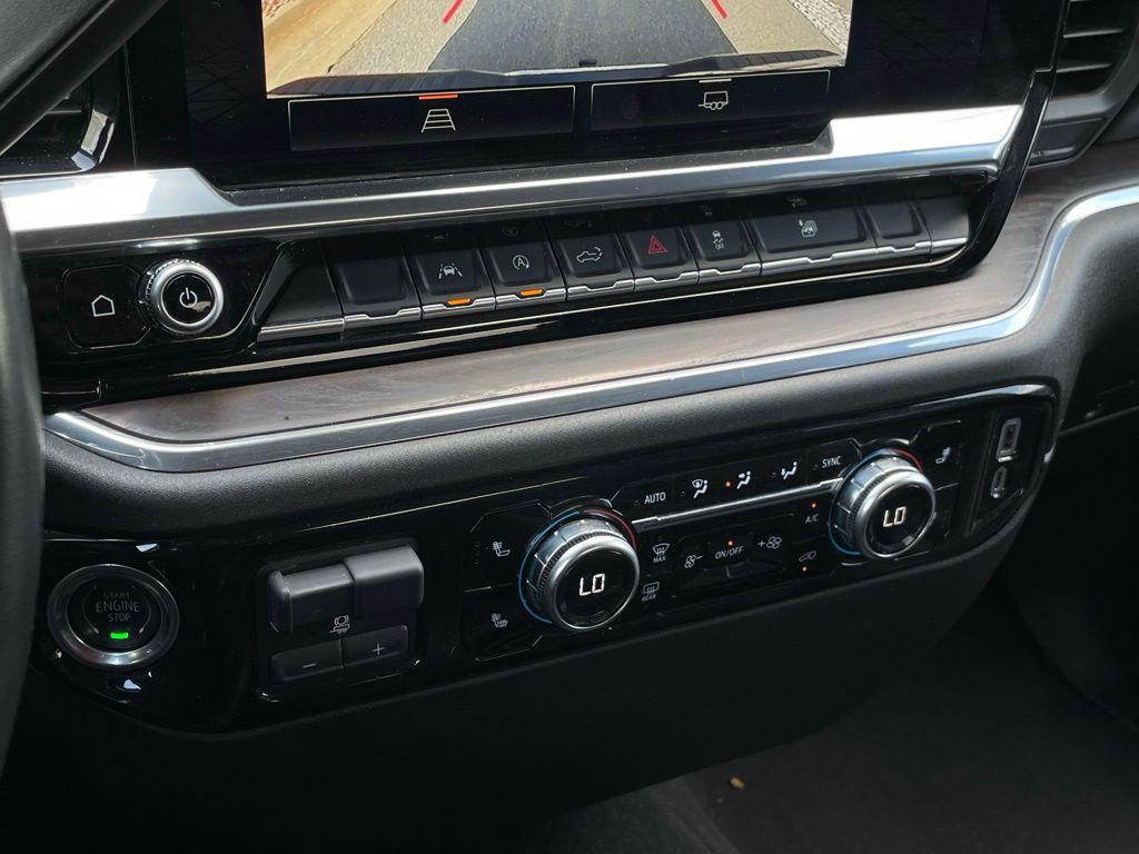 used 2025 GMC Sierra 1500 car, priced at $43,128