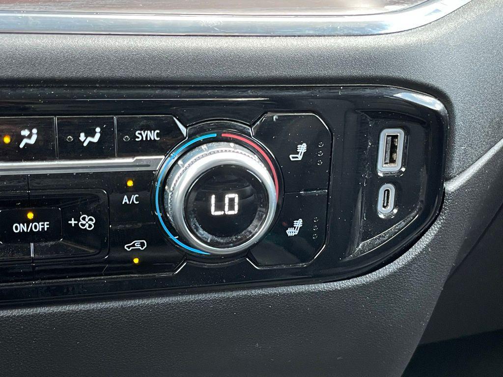 used 2025 GMC Sierra 1500 car, priced at $43,128