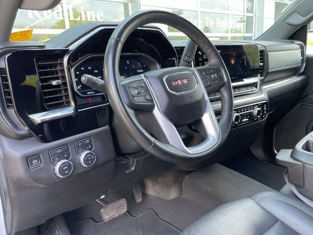 used 2025 GMC Sierra 1500 car, priced at $43,128