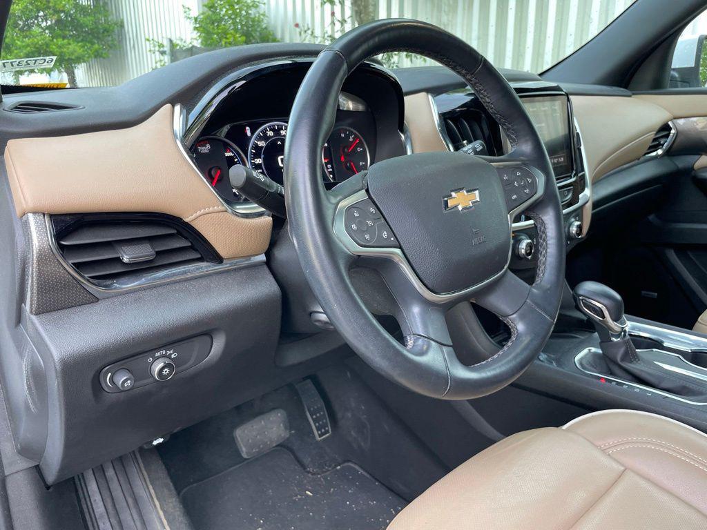 used 2023 Chevrolet Traverse car, priced at $31,032