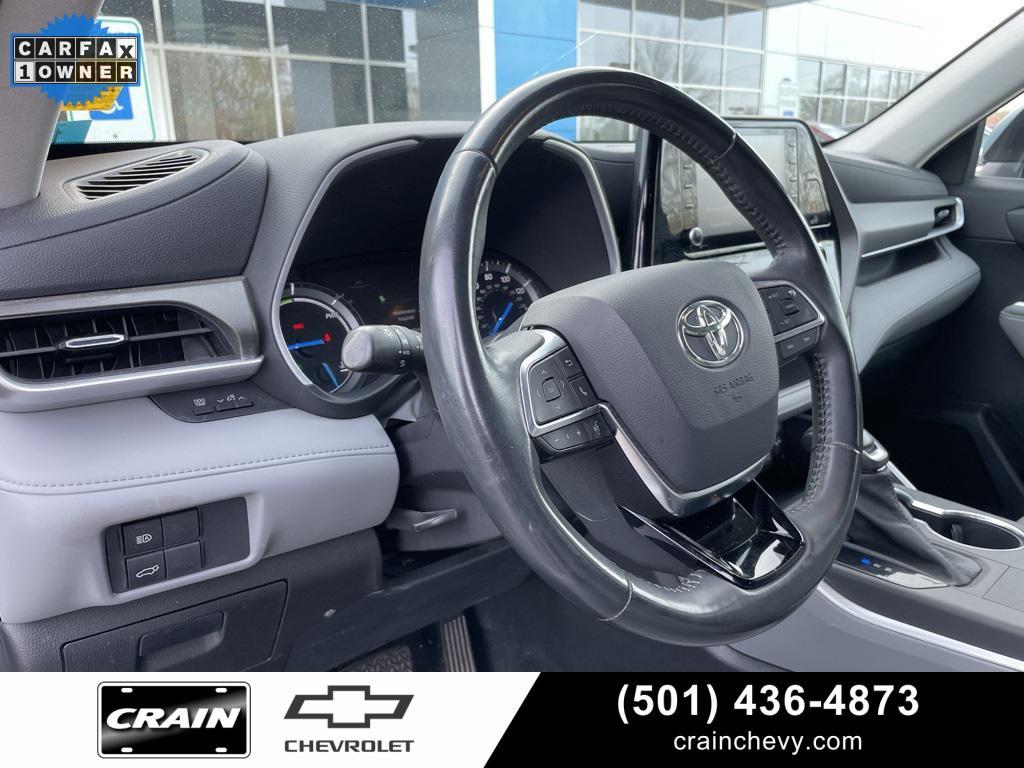 used 2021 Toyota Highlander Hybrid car, priced at $33,508
