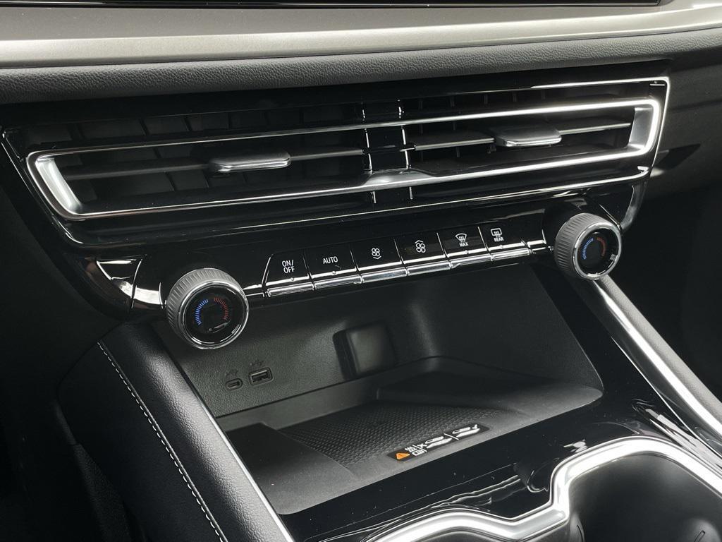 new 2026 Chevrolet Traverse car, priced at $42,835