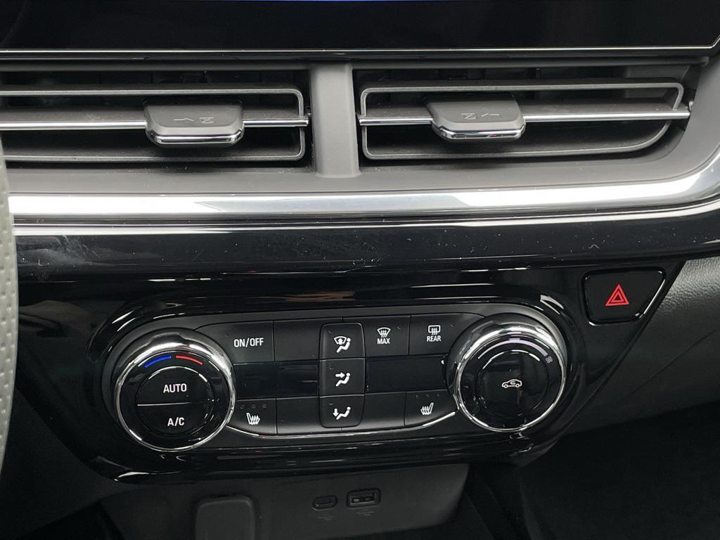 new 2026 Chevrolet Traverse car, priced at $42,835