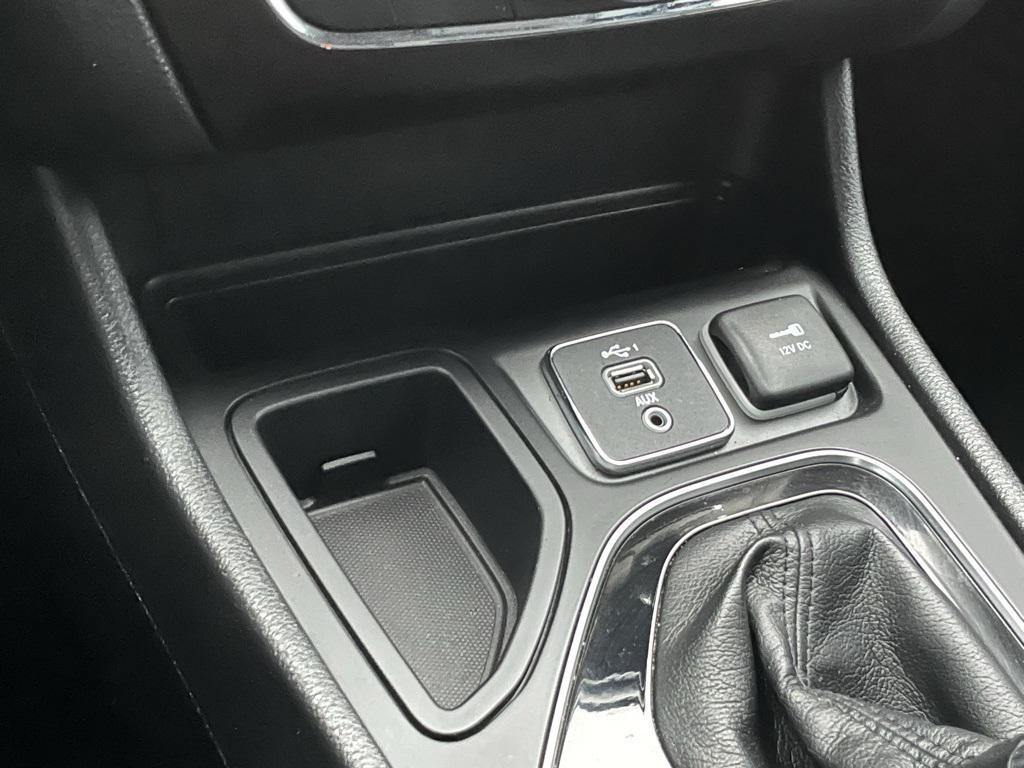 used 2021 Jeep Cherokee car, priced at $19,499