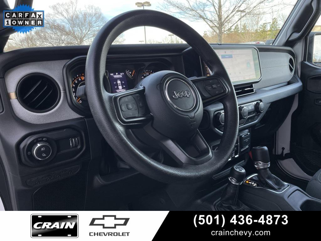 used 2025 Jeep Gladiator car, priced at $36,000