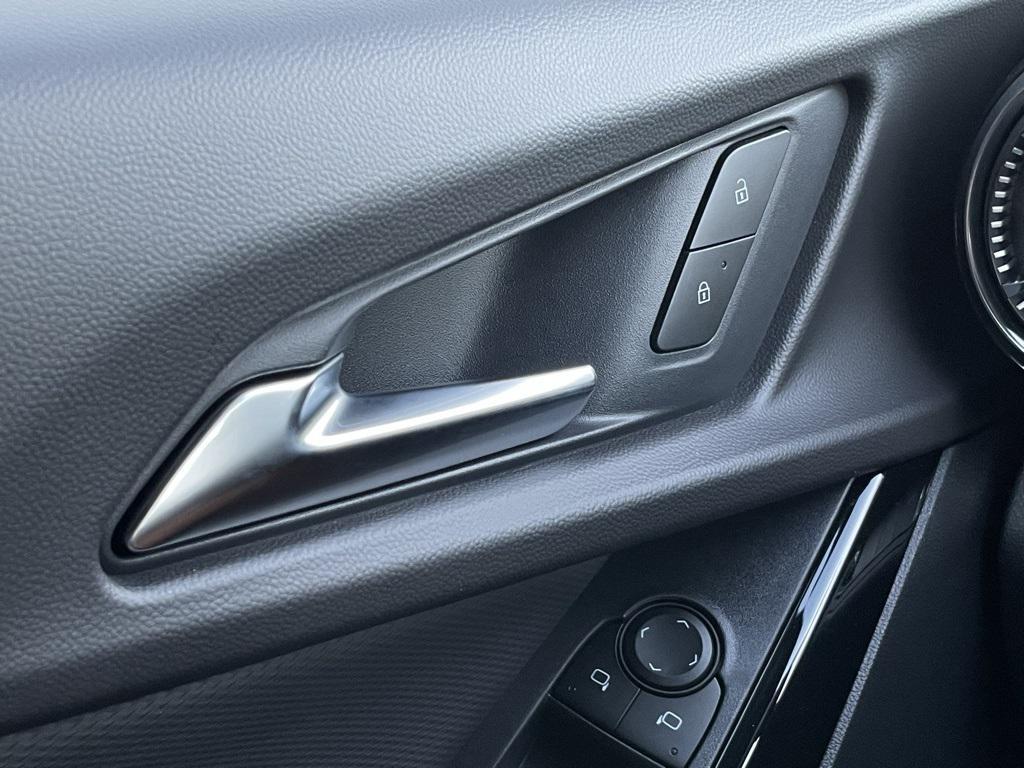 new 2026 Chevrolet Equinox car, priced at $33,945