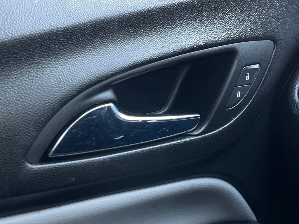 used 2022 Chevrolet Equinox car, priced at $17,988