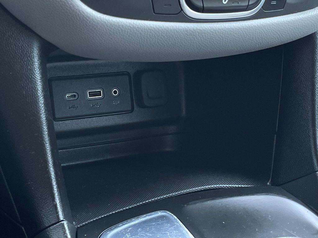 used 2022 Chevrolet Equinox car, priced at $17,988