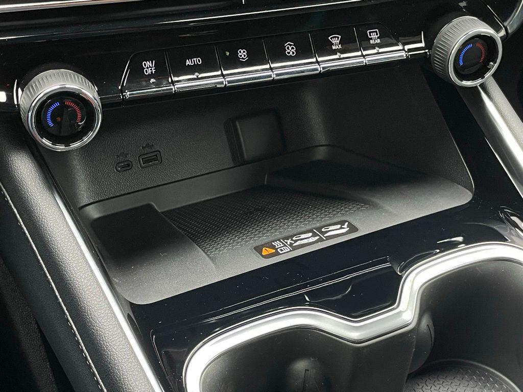 new 2026 Chevrolet Traverse car, priced at $40,490