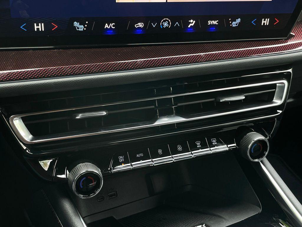 new 2026 Chevrolet Traverse car, priced at $51,490