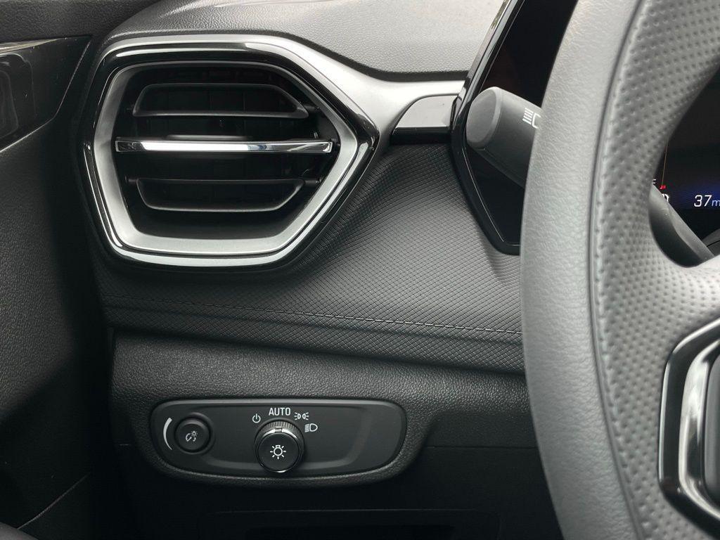 new 2026 Chevrolet TrailBlazer car, priced at $22,990