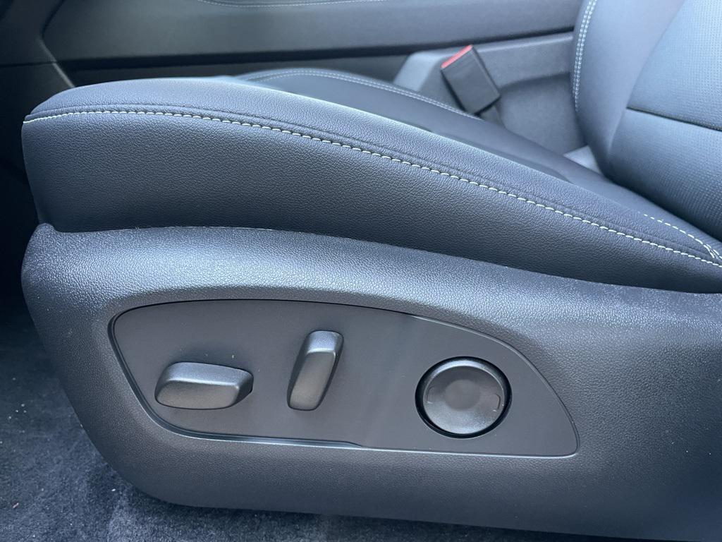 new 2026 Chevrolet Traverse car, priced at $42,490