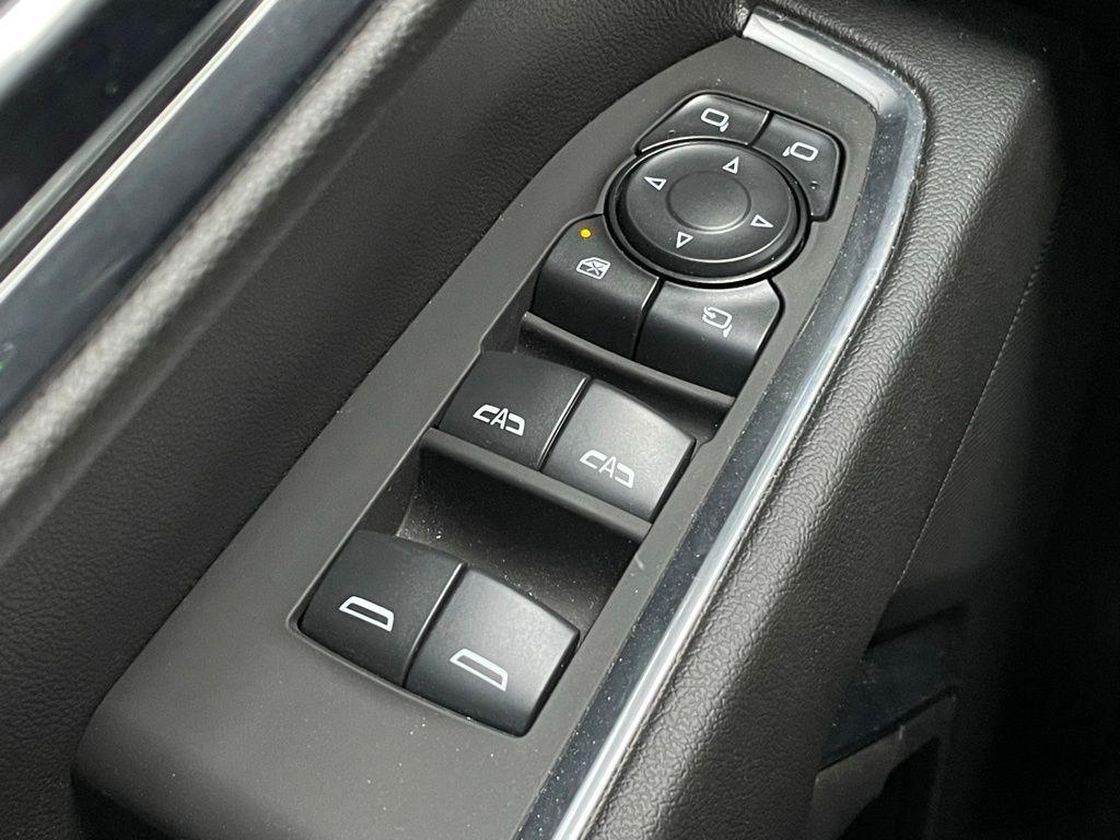 used 2025 GMC Sierra 1500 car, priced at $48,626
