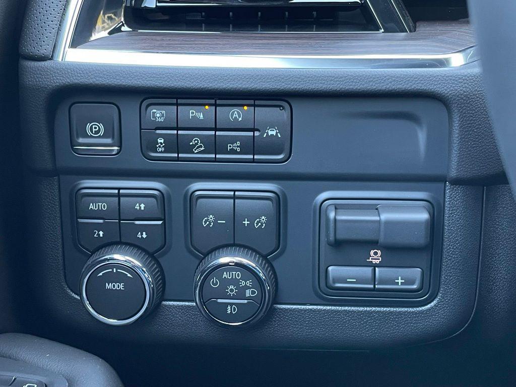 new 2026 Chevrolet Suburban car, priced at $80,390