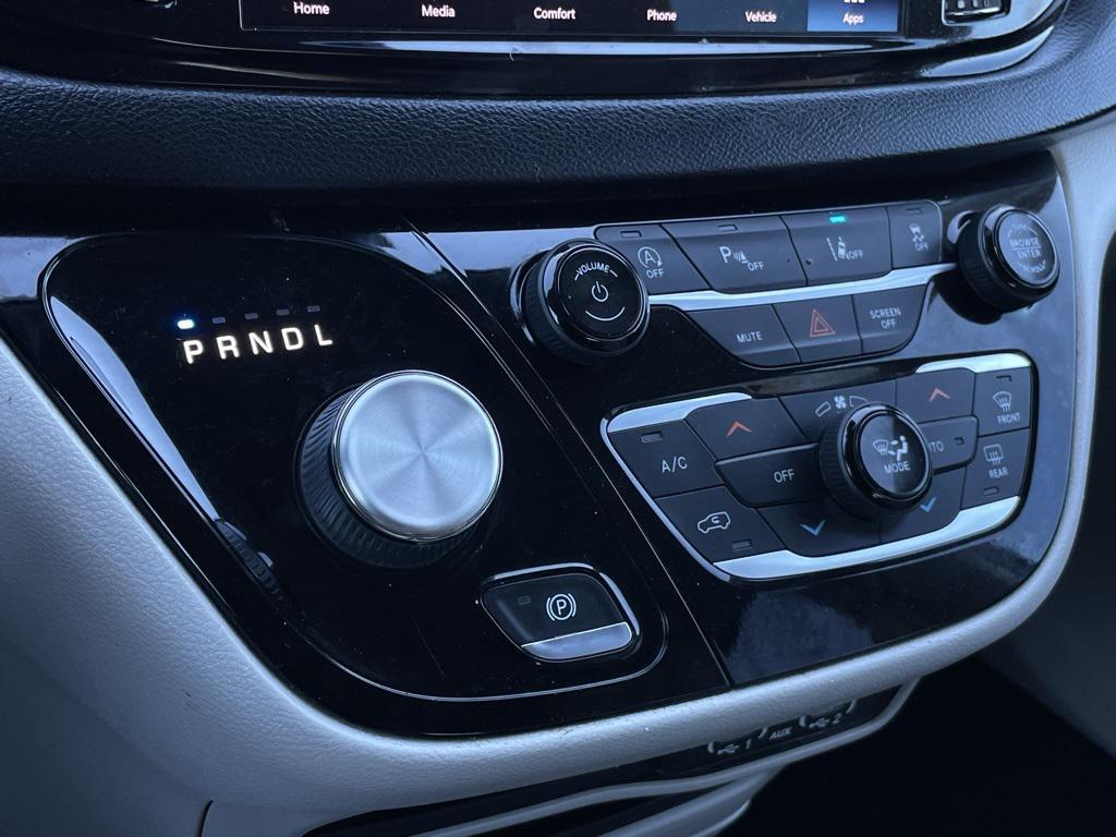 used 2021 Chrysler Pacifica car, priced at $21,000