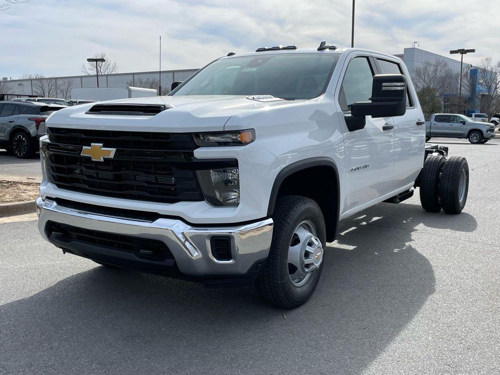 new 2026 Chevrolet Silverado 3500 car, priced at $65,543