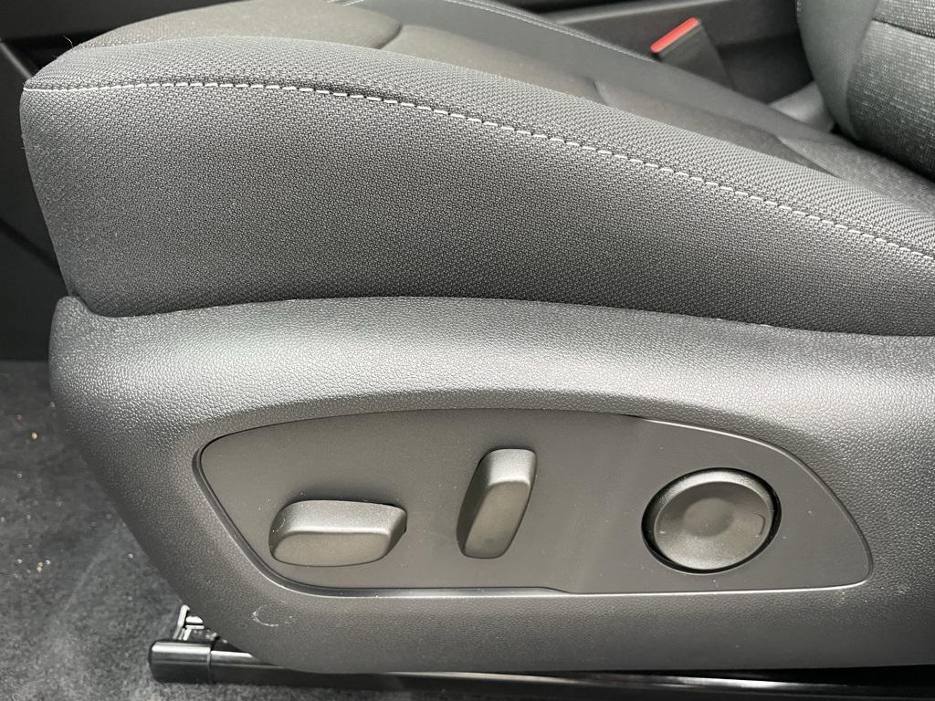 new 2026 Chevrolet Traverse car, priced at $40,990