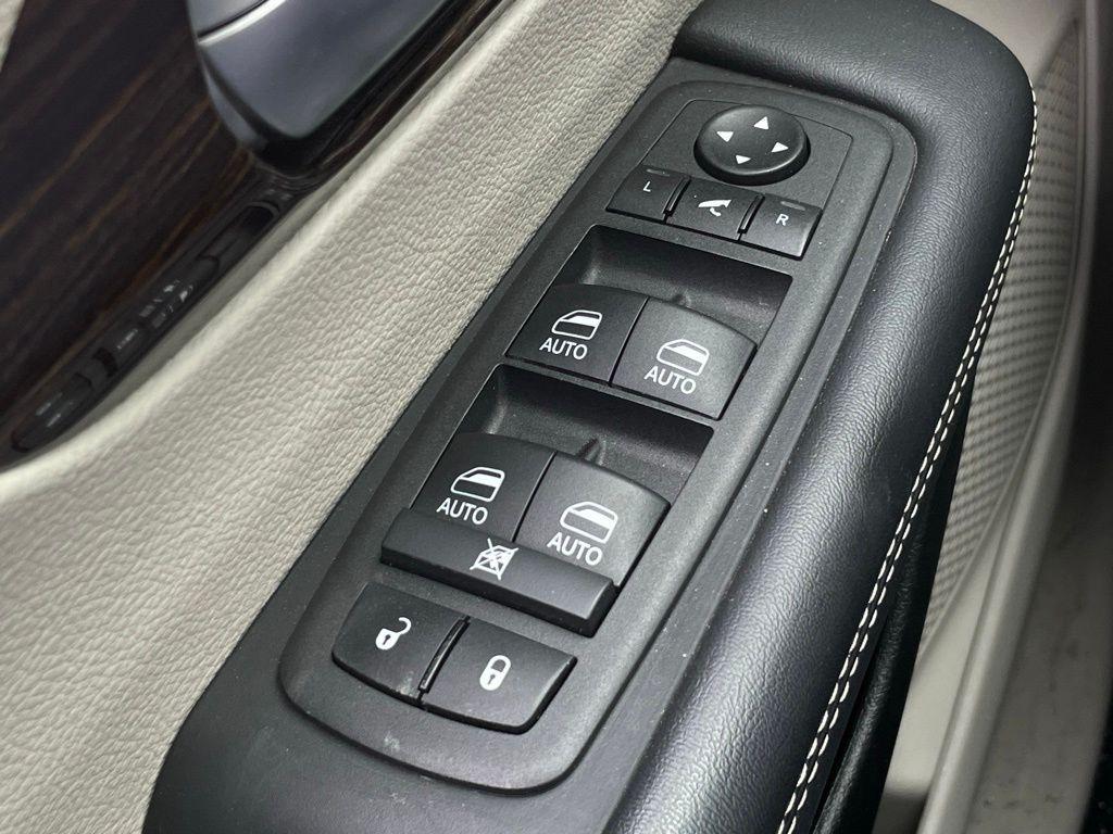 used 2024 Chrysler Pacifica car, priced at $31,963