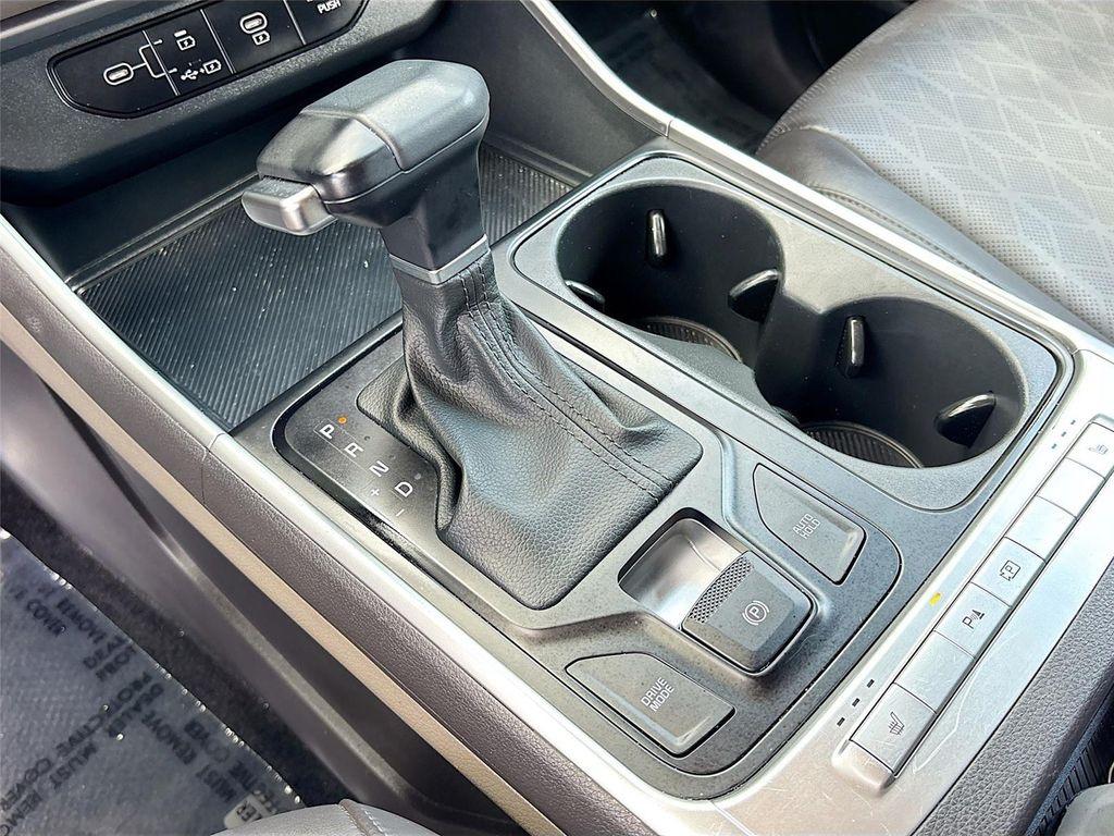 used 2025 Kia Carnival car, priced at $31,997