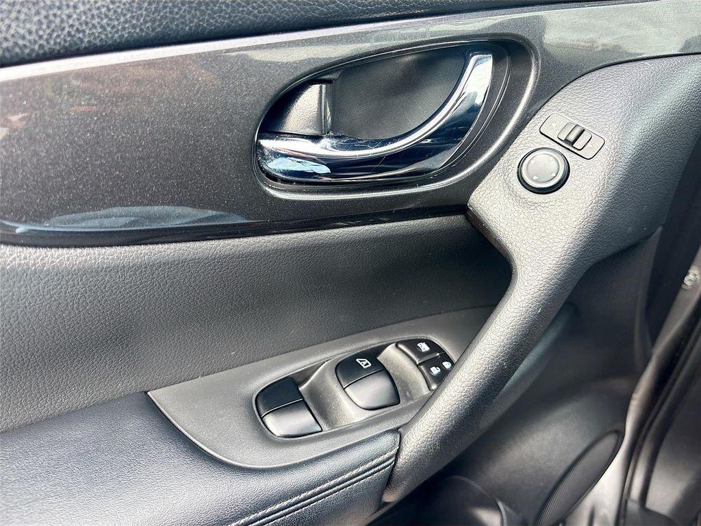 used 2019 Nissan Rogue car, priced at $13,297